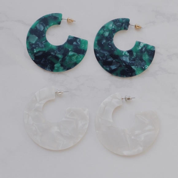 White Tortoise Statement Resin Earrings - Picture 5 of 5